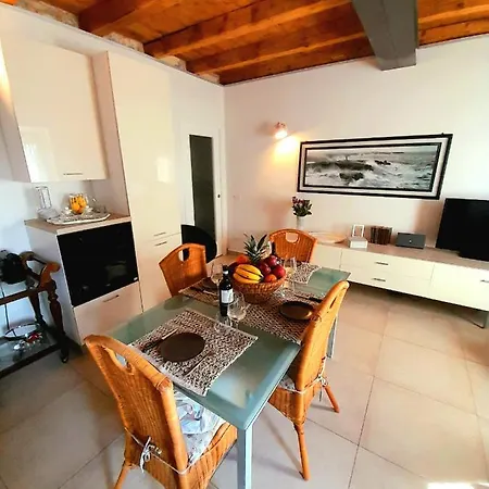 Les Amis Apartment